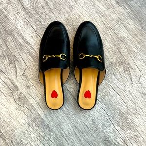 Vertundy women’s mule, low heel, flat, leather slip on backless sandal.